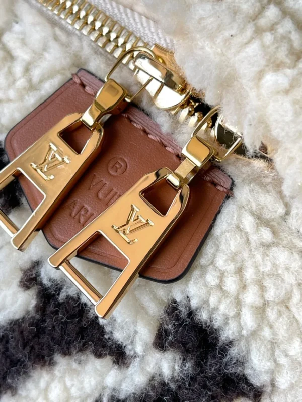 LV Monogram Teddy Bumbag - Fleece White - Image 5